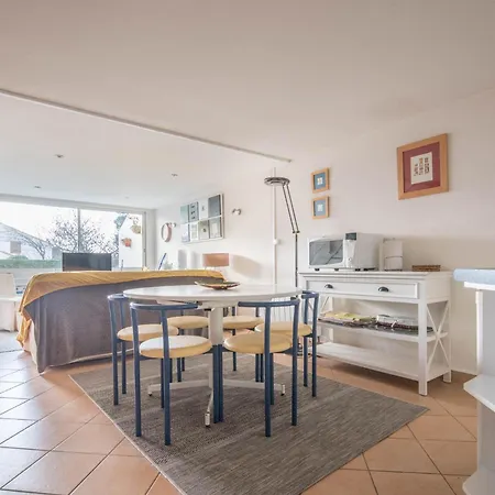 Maison Dans Calme + Piscine A *