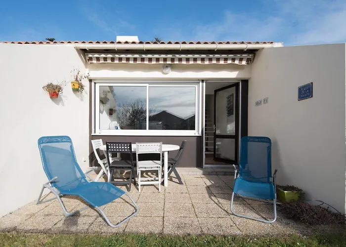 Hébergement de vacances Maison Dans Résidence Calme + Piscine à *