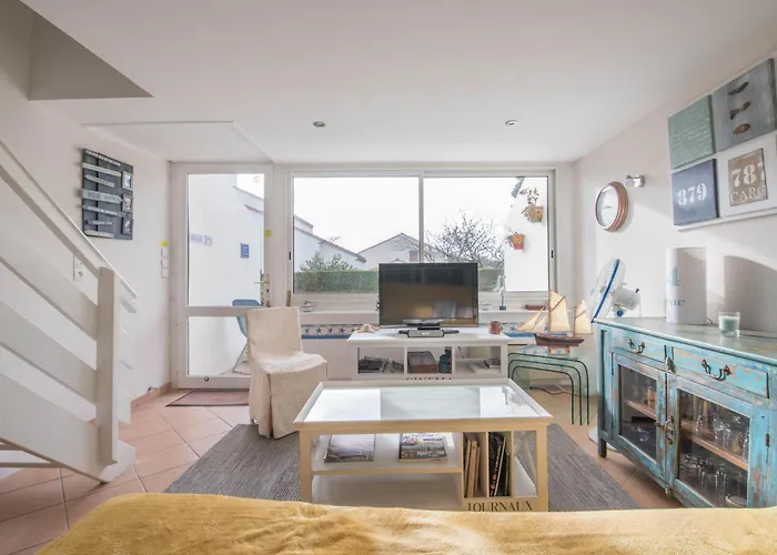 Hébergement de vacances Maison Dans Résidence Calme + Piscine à